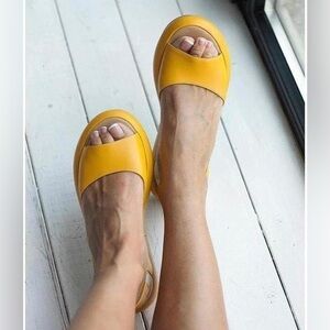 Yellow Slingback Sandals Women’s Size 9